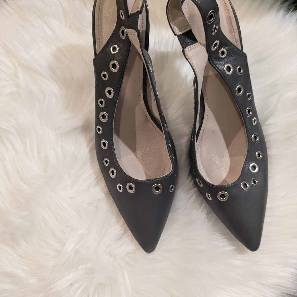 Elegant Dark Green Slingback Heels - Picture 3 of 3